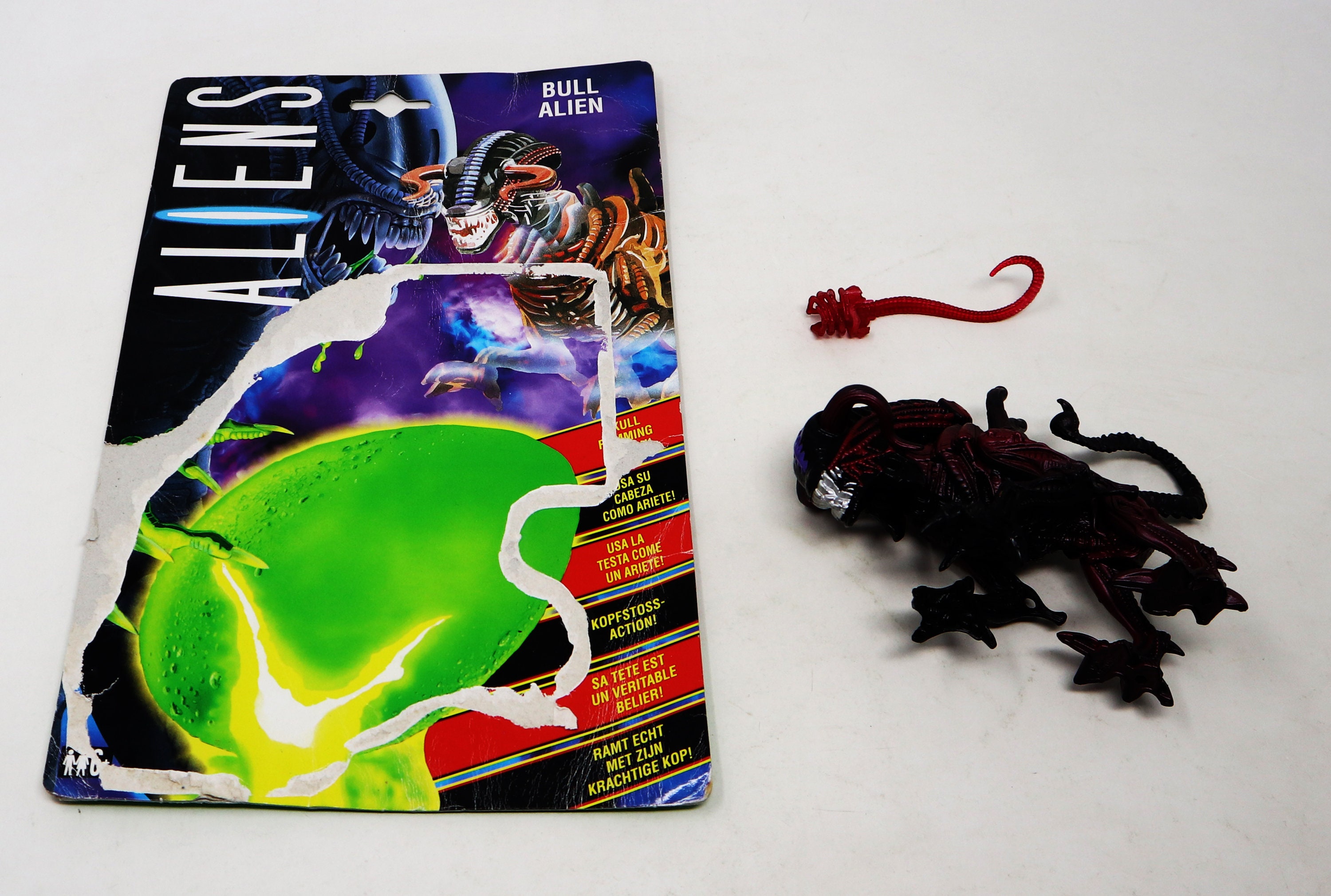 Vintage 1992 90s Kenner Aliens Bull Alien Action Figure + Cardback ...