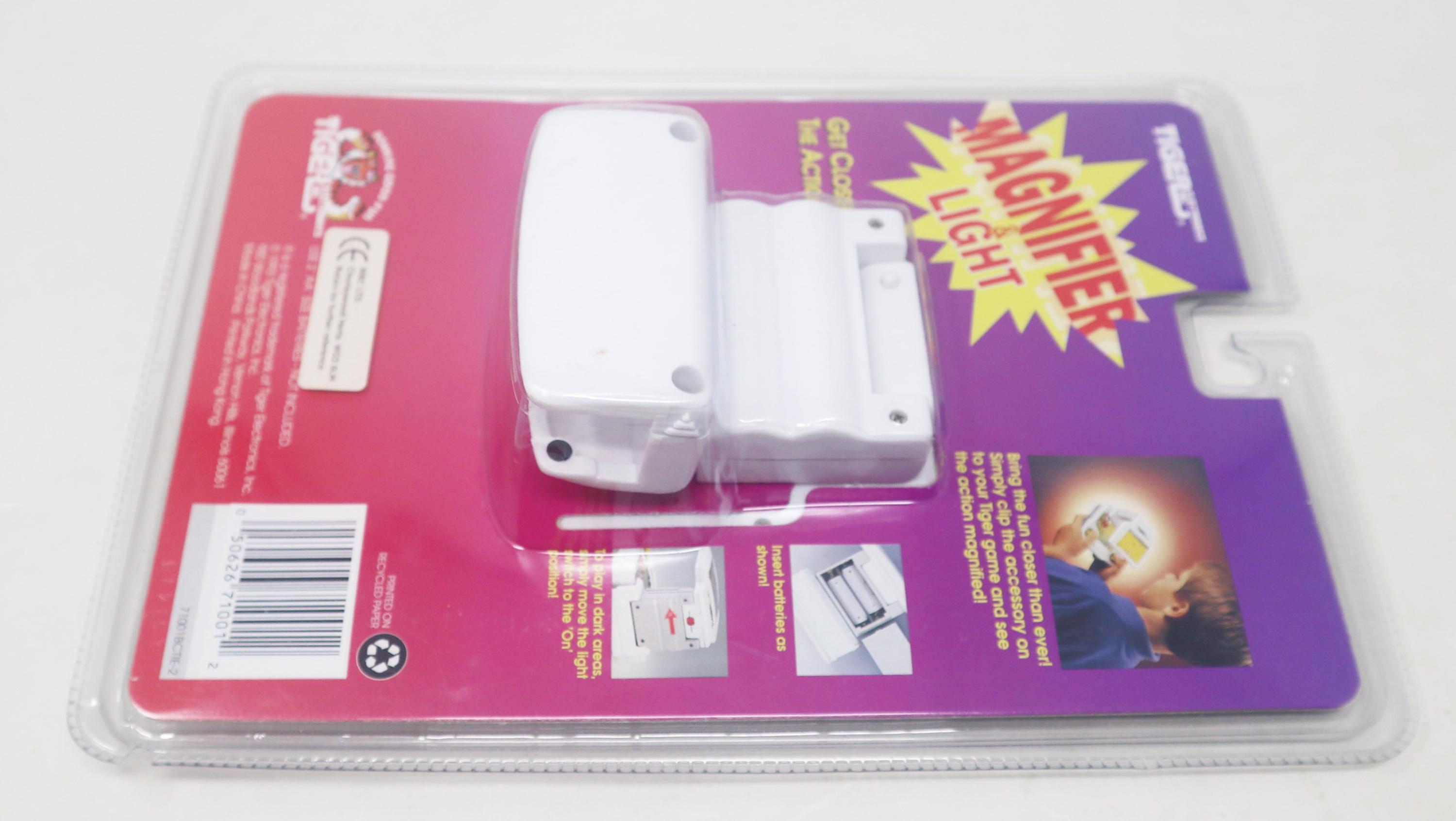 Vintage 1993 90s Tiger Electronics Magnifier & Light Clip on Works