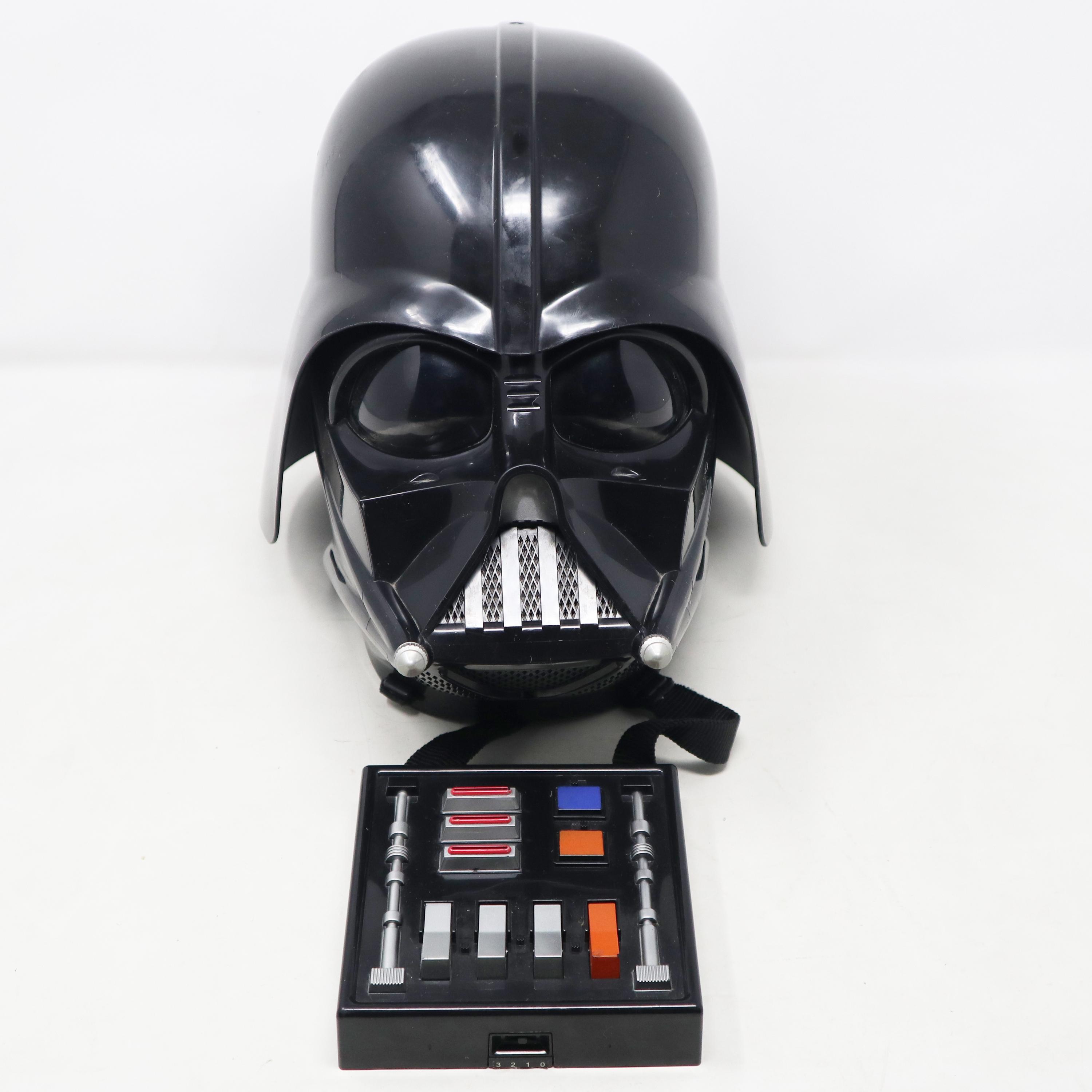 Vintage 2004 Hasbro Star Wars Darth Vader Electronic Voice Changer  display picture 1