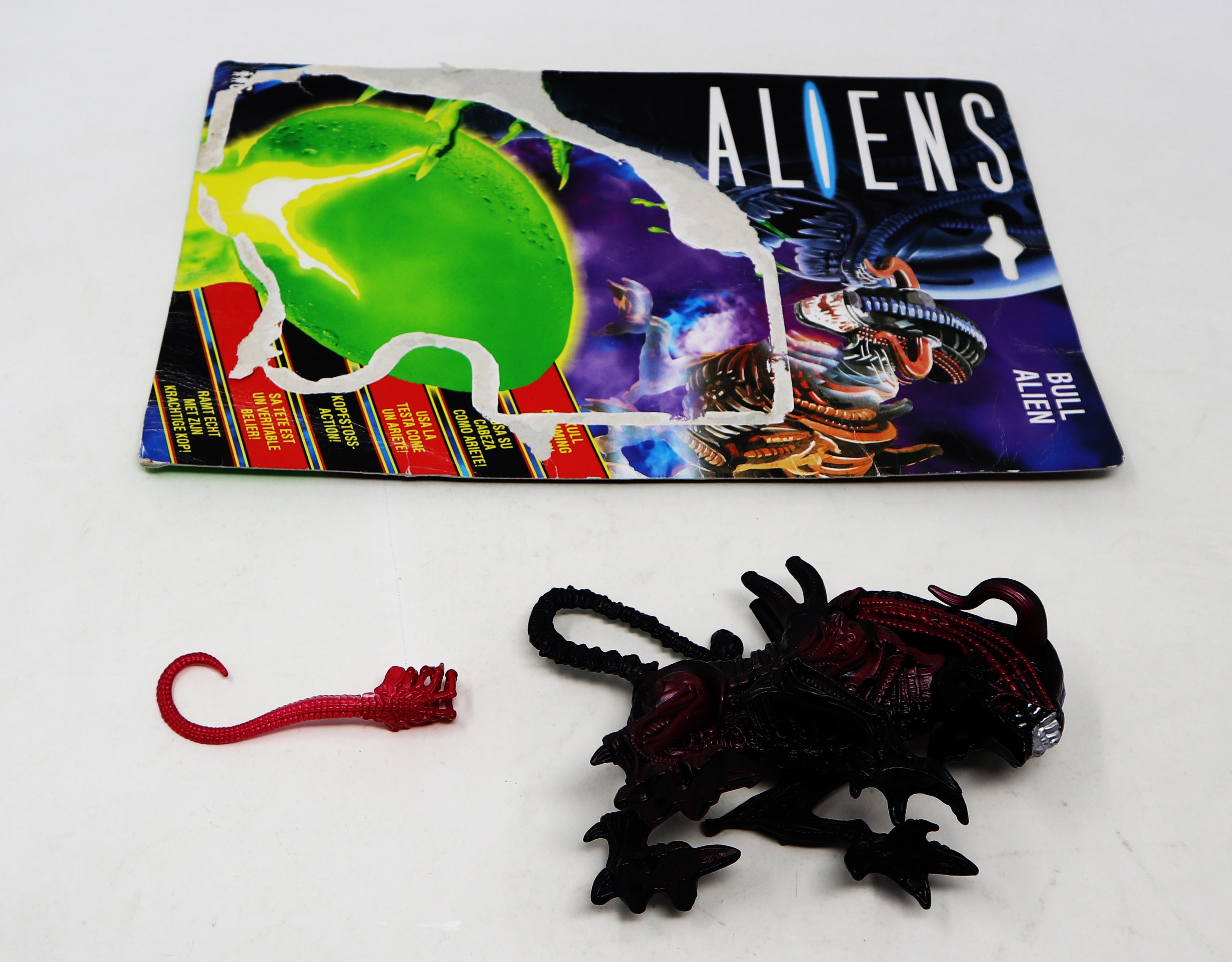 Vintage 1992 90s Kenner Aliens Bull Alien Action Figure + Cardback ...