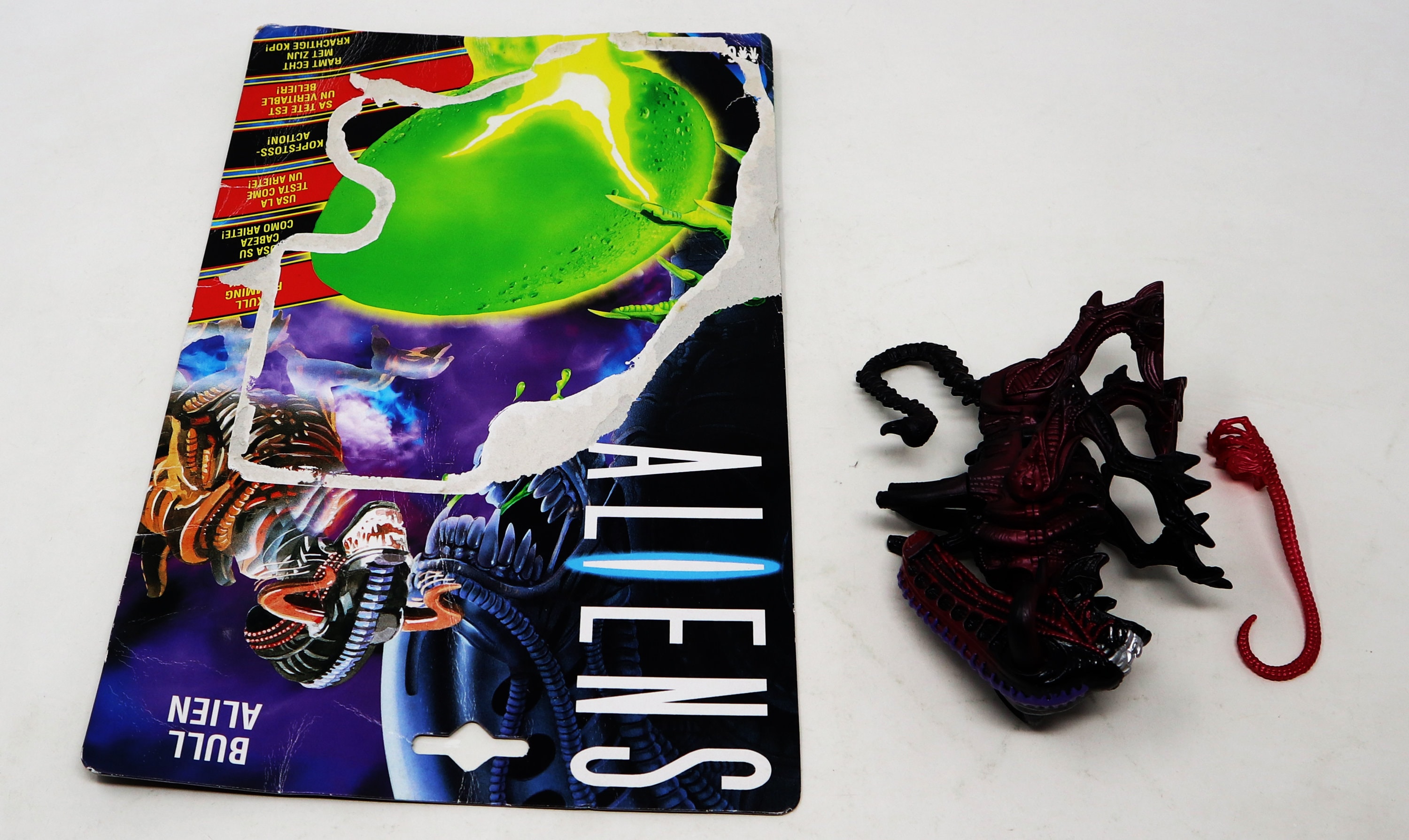 Vintage 1992 90s Kenner Aliens Bull Alien Action Figure + Cardback ...