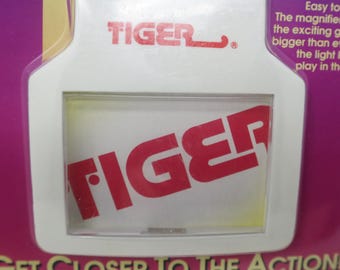 Vintage 1993 90s Tiger Electronics Magnifier & Light Clip on Works