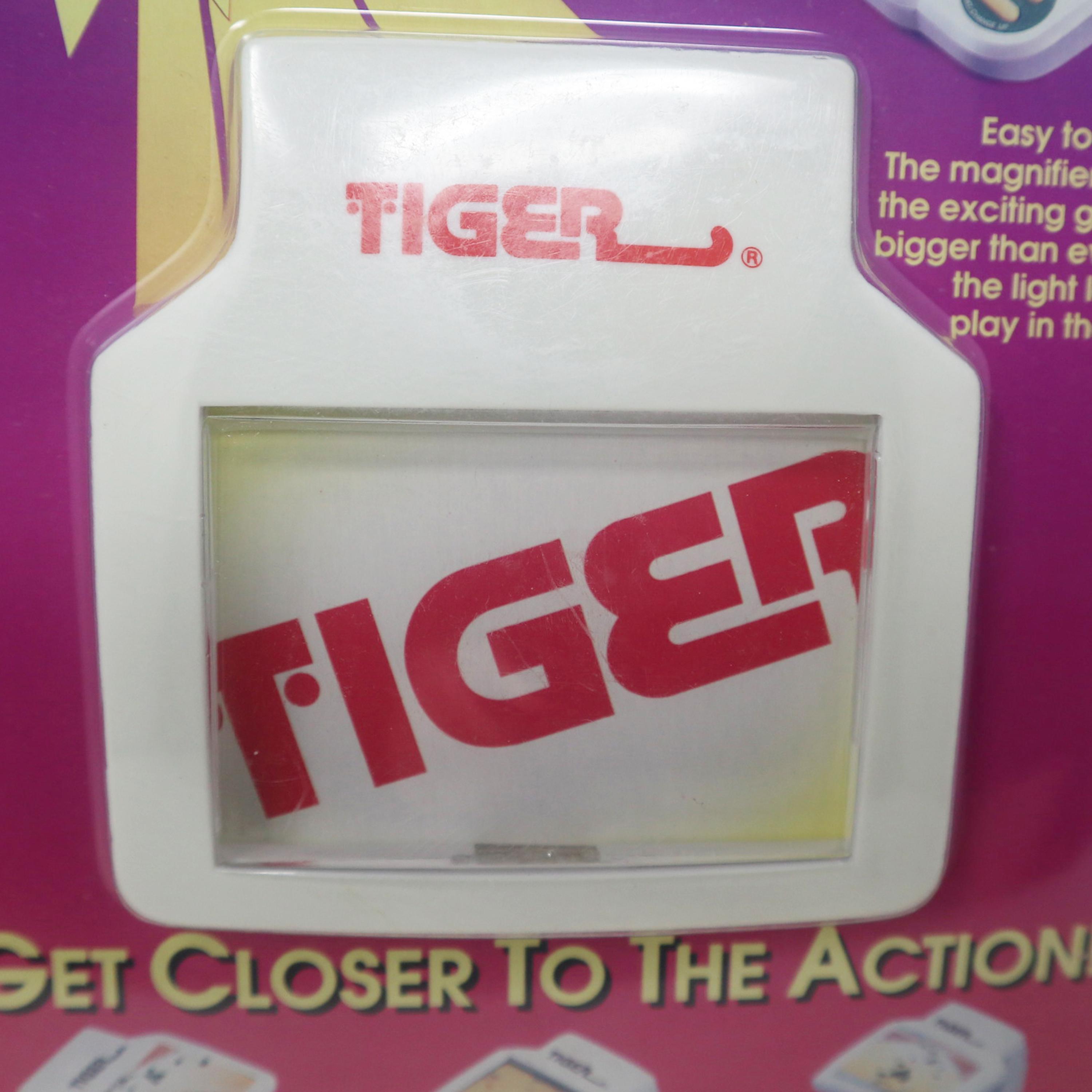 Tiger Electronics LCDゲーム　MAGNIFIER&LIGHT Vintage 1993 90s Tiger Electronics Magnifier & Light Clip on