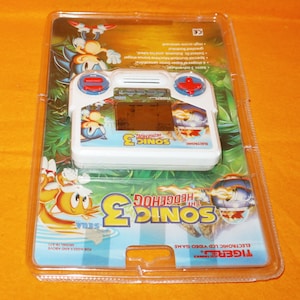 Vintage 1994 90s Tiger Electronics Sega Sonic The Hedgehog 3 Handheld Electronic LCD Video Game Cardback Retro Rare image 2