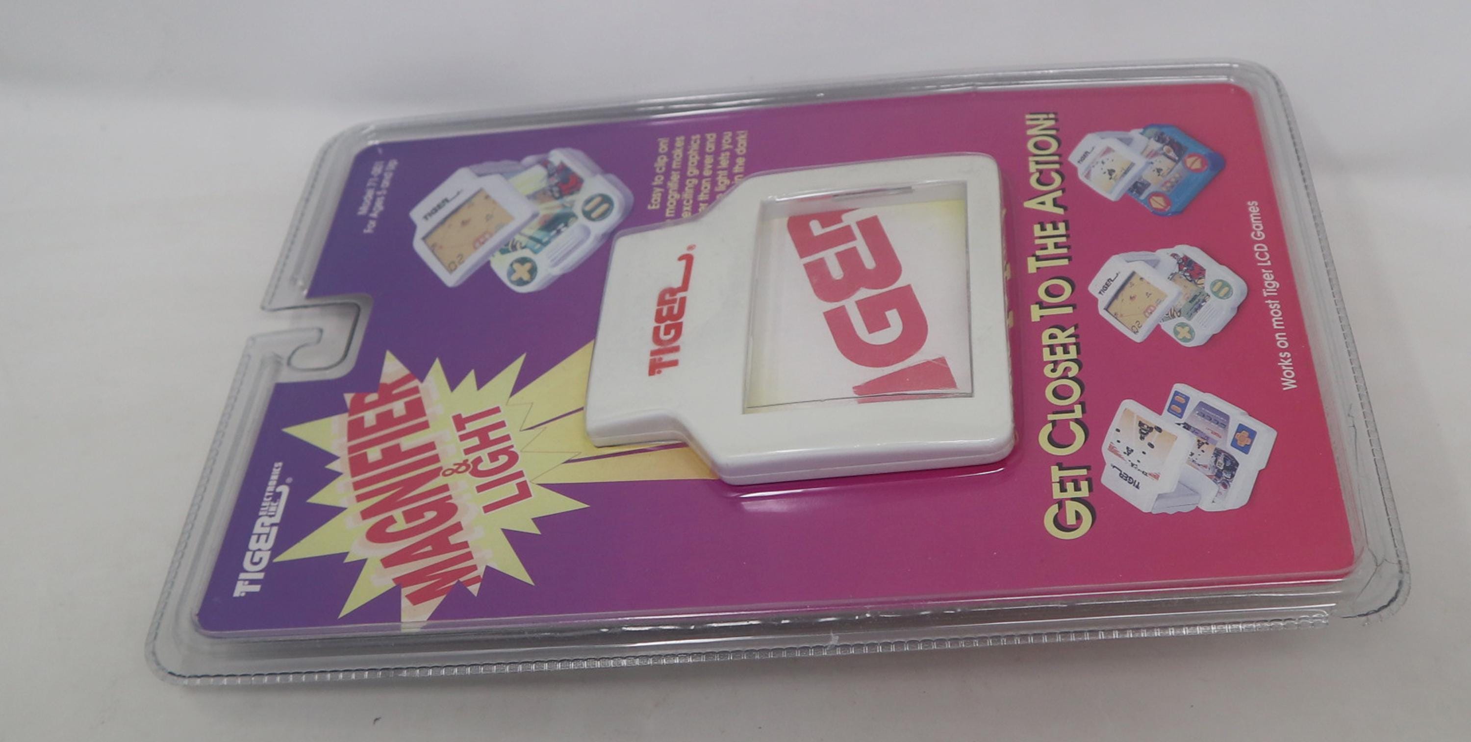Vintage 1993 90s Tiger Electronics Magnifier & Light Clip on Works