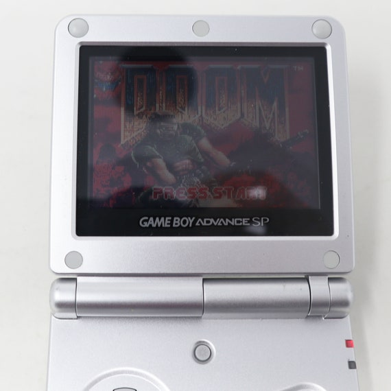 Nintendo Game Boy Advance SP - Silver