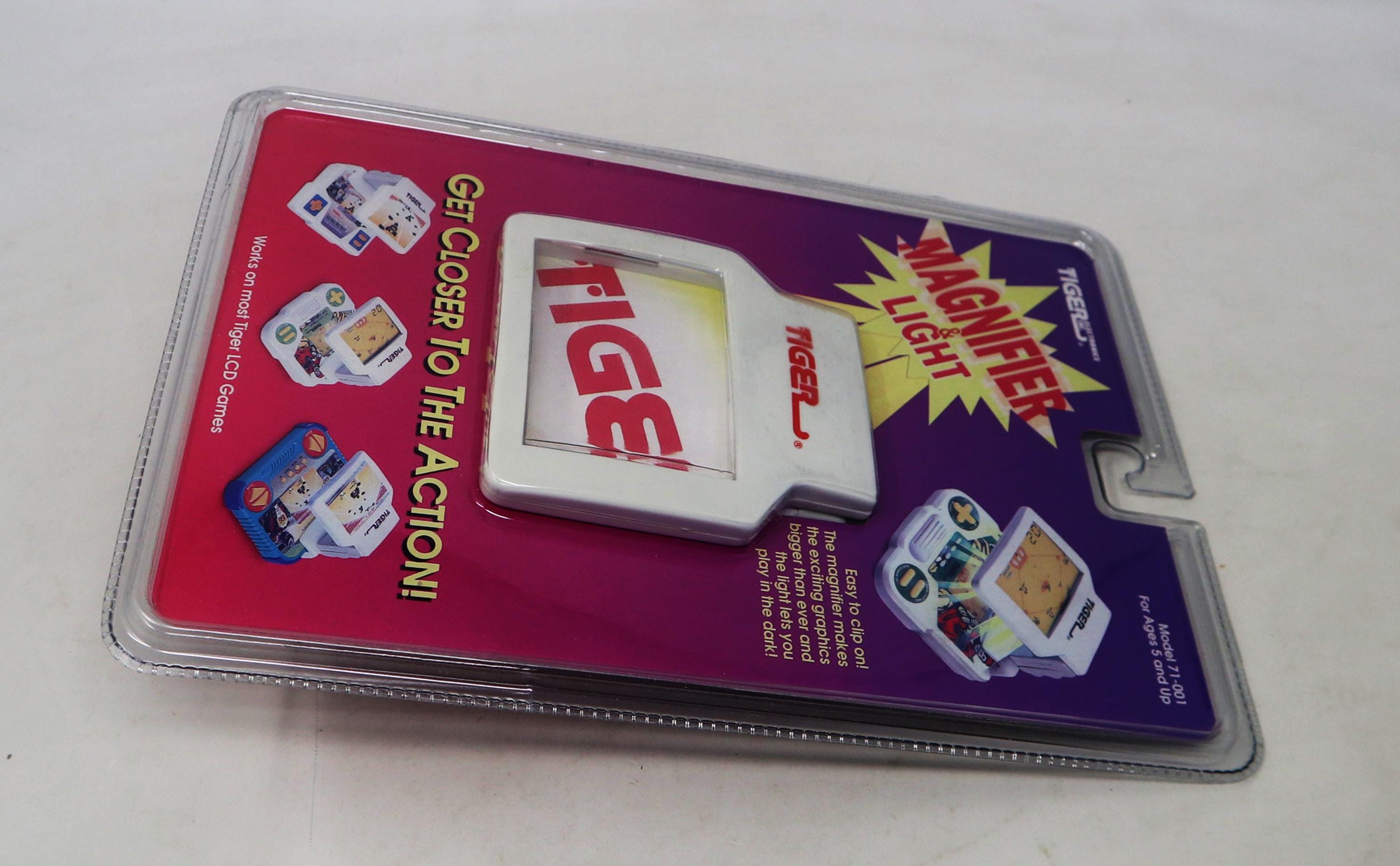 Tiger Electronics LCDゲーム　MAGNIFIER&LIGHT Vintage 1993 90s Tiger Electronics Magnifier & Light Clip on