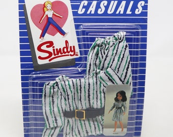 A Pedigree Beach Party Sindy, 1984, with blonde side parted hair, in
