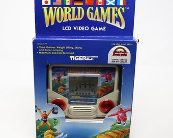 Vintage 1989 80s Tiger Electronic World Games Handheld LCD Video Game Boxed Retro