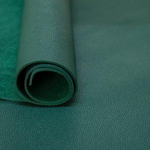 Cowhide leather with small grains, very soft and supple, Ideal for all types of leather goods | OPORTO