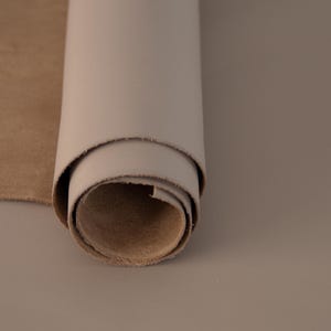 Top quality cowhide leather with a completely smooth finish, ideal for sturdy and sturdy handbags | NAPPA LISA