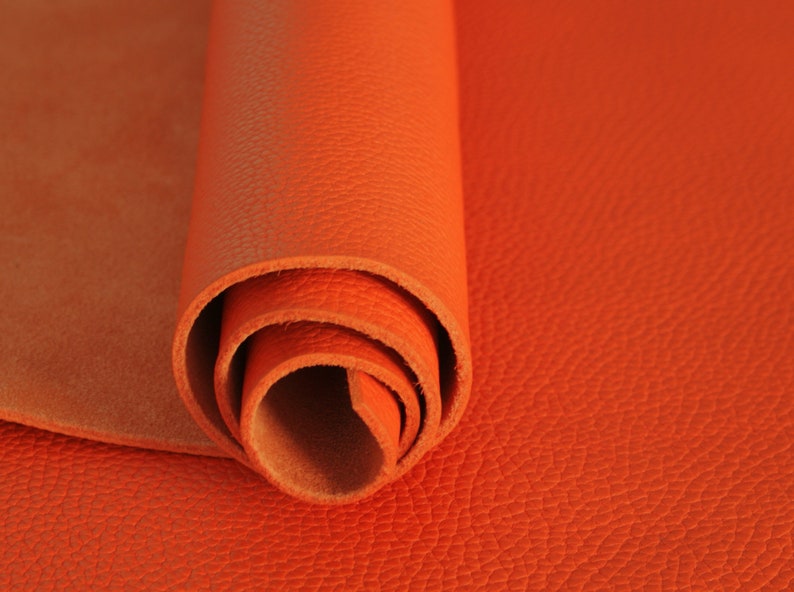 Heterogeneous and Natural Grained Full-Grain Cowhide Leather, Useful for Grain Bag Tote FLOATER Naranja