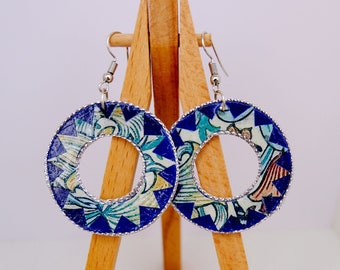 FREE CIRCLES - blue circle earrings with motifs