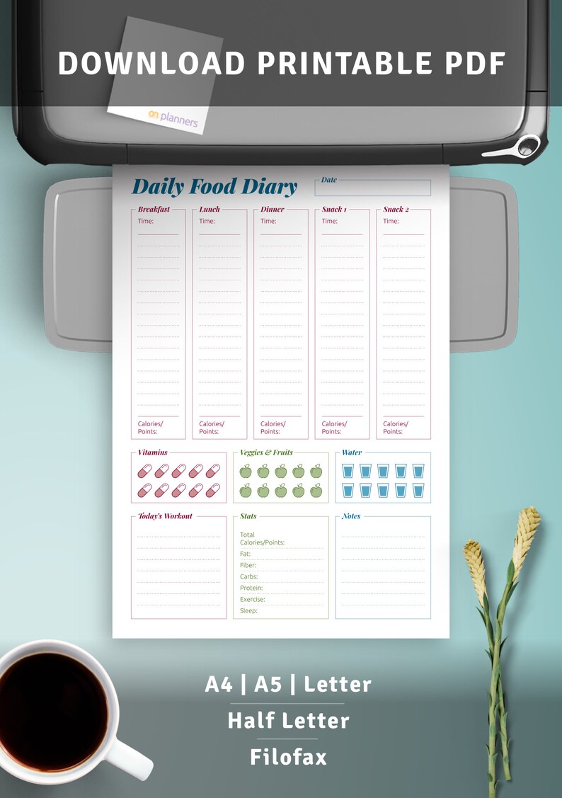 Pu&ograve; includere: Una pagina PDF stampabile di diario alimentare giornaliero con sezioni per colazione, pranzo, cena, spuntini, vitamine, frutta, verdura, acqua, allenamento, statistiche e note con colonne per orario e calorie o punti.