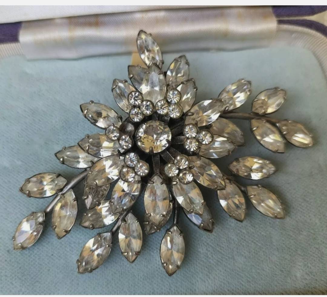 Donald simpson brooch clearance