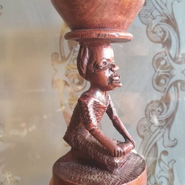 Bougeoir en bois africain sculpté de 14 cm de haut