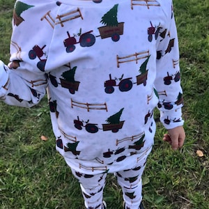 Christmas lounge set. Christmas tractors leggings and raglan. Holiday leggings, top and headband. Baby Christmas outfit for boy or girl. PJ