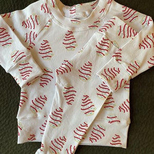 Christmas tree cake outfit, raglan top, leggings, lounge set. Girl outfit. Holiday outfit, pajamas. Baby Christmas outfit. Boy pj’s