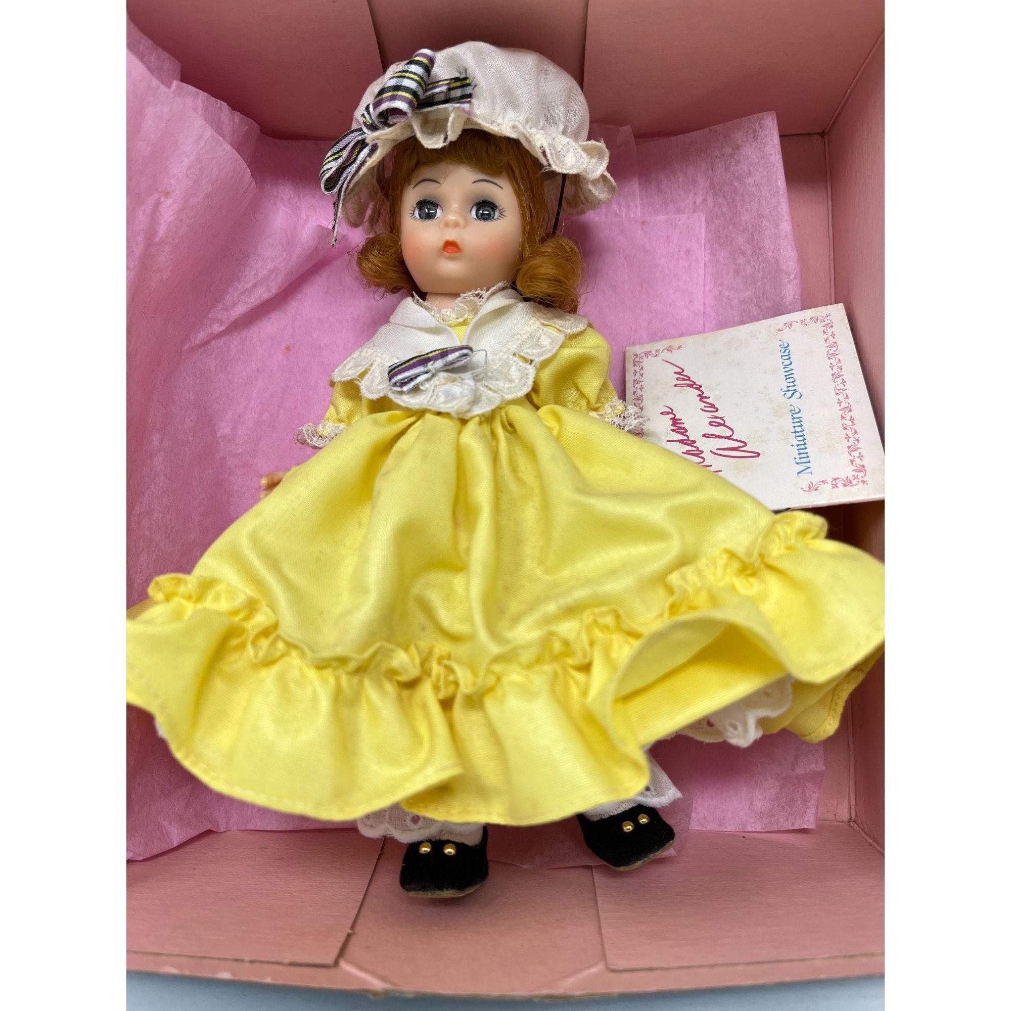Madame alexander cheap miniature showcase