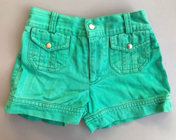 Vintage Kids shorts 1980s green cotton classic 1970s… - Gem