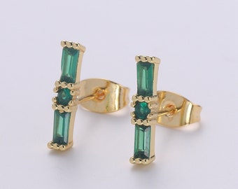 Emerald Stud Earring - Green Stone Stud Earring - Dainty Stud Earring - Gold Stud Earring Q-511