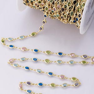 Chaîne non finie en plaqué or 14 carats avec zircon cubique ovale multicolore de 5,3 mm, vendue en gros au mètre pour la création de bijoux DIY | Rouleau-01850