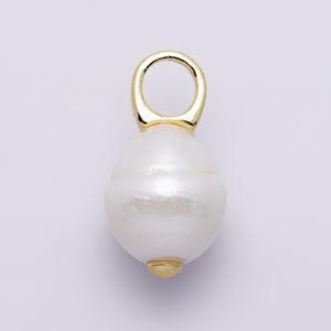 Kleine aardappelparelbedels witte pareldruppelhangers sierlijke bedel kettinghanger 13 mm pareldruppel met borgring p1734