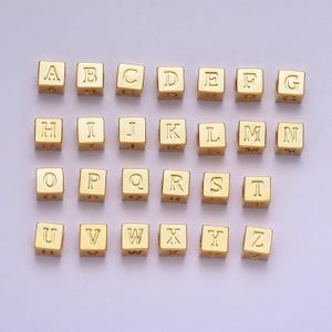 Conector de dijes de bloques de letras iniciales de oro, colgantes de alfabeto de bloques de 6,2 mm, conector de enlace de bloques de letras iniciales minimalistas / a1145 - a1157