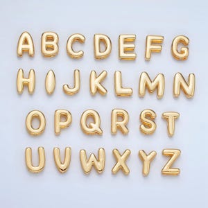 Dije deslizante con letra del alfabeto de globo relleno de oro pequeño, cuentas iniciales de burbuja para pulsera personalizada, componente de collar a1578