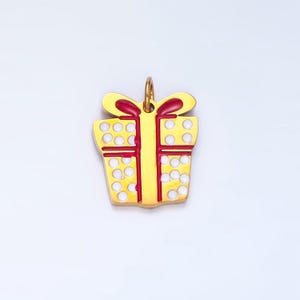 Enamel dotted christmas present stainless steel holiday charm | p-1511