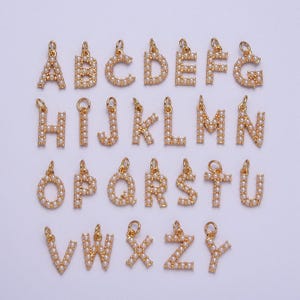 Mini dije de perla con alfabeto, pequeño dije de perla inicial, relleno de oro de 16k para joyería personalizada, para collar, pendiente, pulsera, suministro a-313