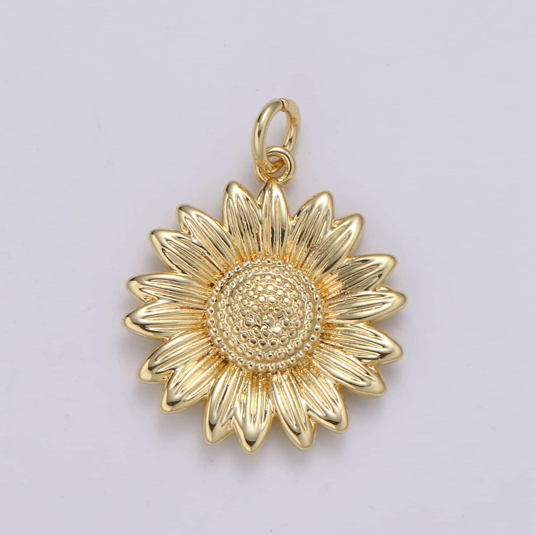 sunflower agete 10kチャーム2点 sunflower 様専用agete 10kチャーム2点 - メルカリ