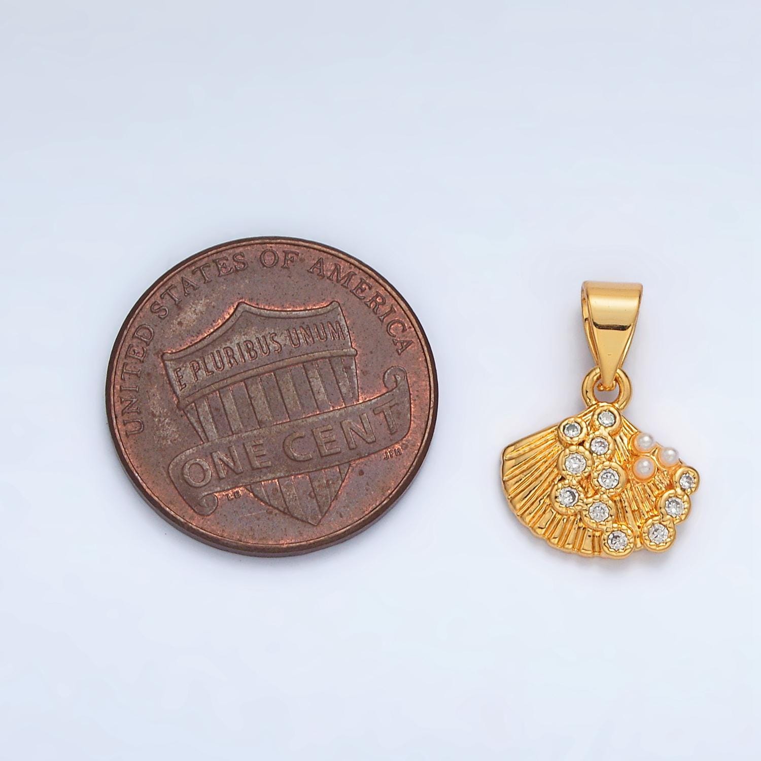 Pendentif Vintage Italien - Très Petit Coquillage Avec Perle Blanche En Or 18K Massif - Années 70