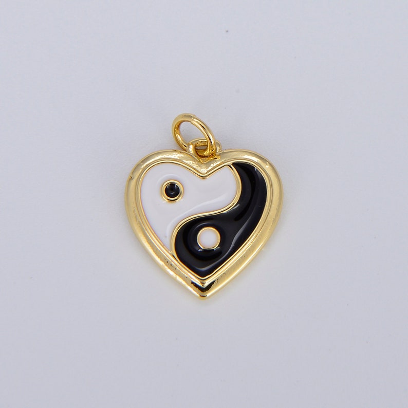 Dainty Gold yin yang charm, Gold Heart Charm Yin & Yang Charms for Bracelet Necklace Earring Component Colorful Enamel Pendant E297 Black / White