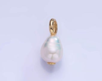 Gold ringed teardrop pearl pendant | p1730