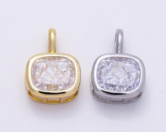 Colgante solitario de oro laminado de 16 quilates con circonita cúbica talla baguette de 19,5 mm y bisel redondeado en oro/plata. Collar con diamantes de talla cojín cuadrada. Charms-01270
