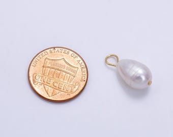 Teardrop shell pearl 18mm hook charm | p-1886