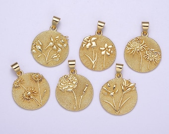 Puede incluir: Seis colgantes de tono dorado con diferentes diseños florales. Cada colgante es redondo y tiene una superficie texturizada. Los colgantes son perfectos para agregar un toque de elegancia a cualquier proyecto de joyería.