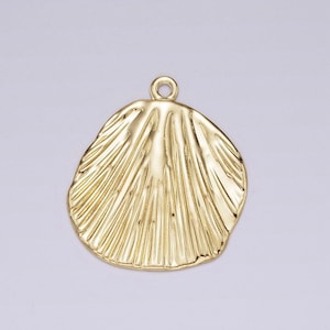14k gold filled sunburst hammered lined round charm | ag546