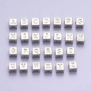 Conector de dije de bloque de letra inicial de plata, colgantes de alfabeto de bloques de 6,2 mm, conector de enlace de bloques de letras iniciales minimalistas a1158-a1170