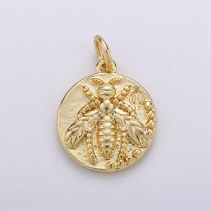 Gold  Bee Charm- Fly Charm Pendant Circle Charm, Round Disc, Gold Coin QueenBee Charm for Necklace Bracelet Earring Animal Insect, D-397