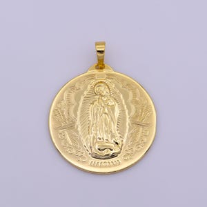Medalla de la Virgen de Guadalupe bañada en oro de 18 o 14 k, colgante de la Virgen de Guadalupe, medallón de la Virgen María en oro rosa, dije para collar, joyería religiosa h-442