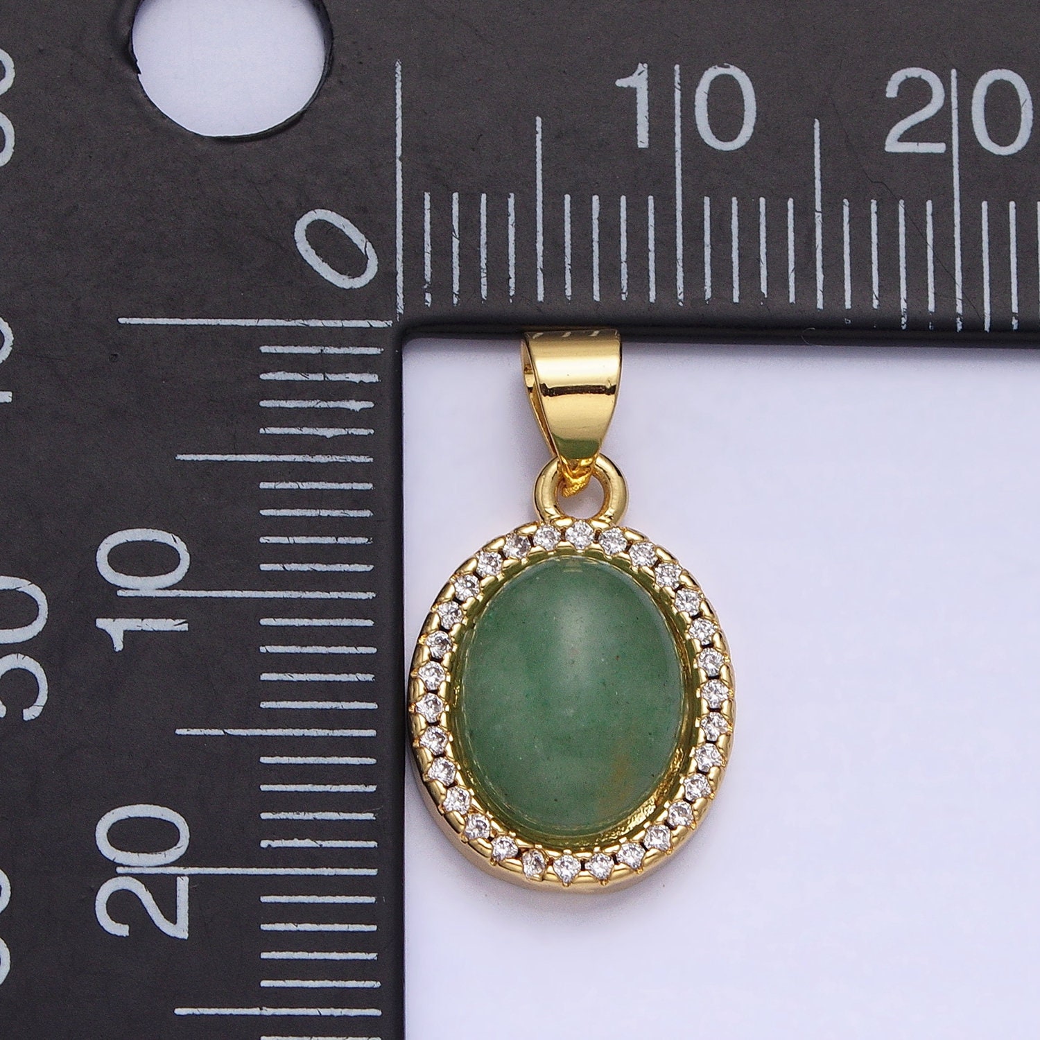 グリーンアベンチュリンチャーム 20.4x11.4 mm ジェムストーン