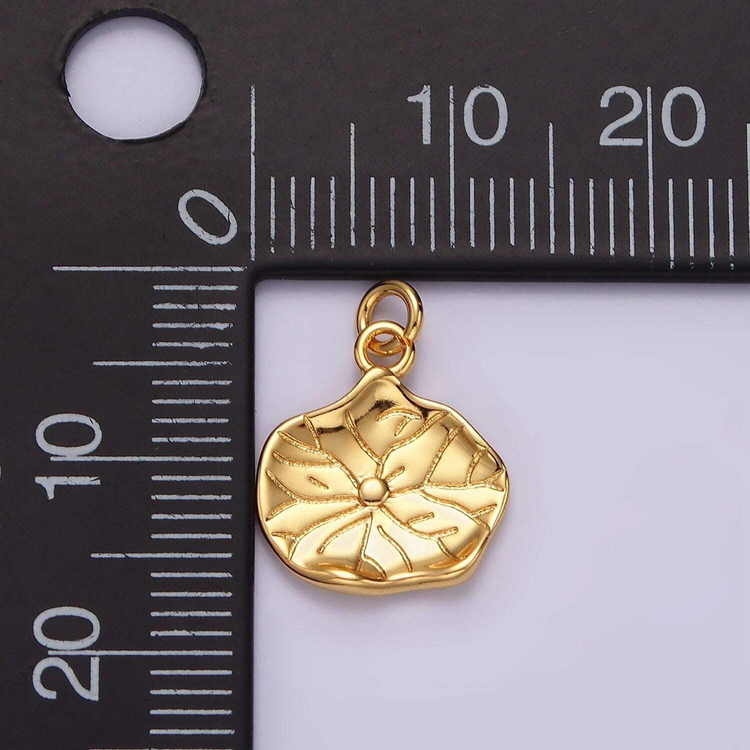 Kaya❤️ヘリコニアリーフ、ムーンカービング　14kgfチャーム 16k Gold Filled Lily Pad Leaf Nature Hammered Round Charm
