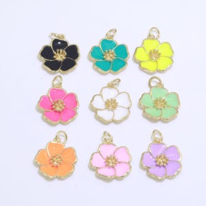 Delicado dije de hibisco, flor tropical, esmalte relleno de oro, joyería de inspiración hawaiana, colgante para collar, pulsera y pendientes, m-499