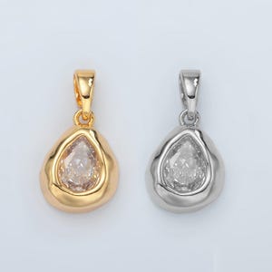 24K Gold Filled Klare CZ Oval Abstrakte Anhänger Geometrische Gehämmert Geschmolzenen Charme | H515