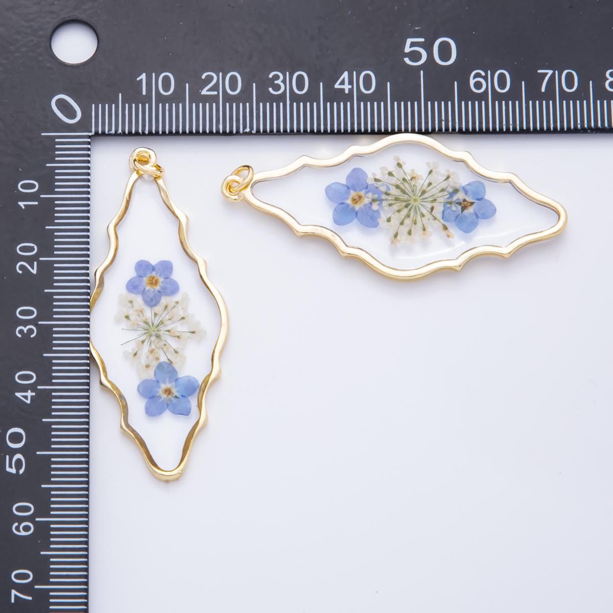 18K Gold Filled 54mm Resin Wavy Diamond-cut Blue Flowers Charm