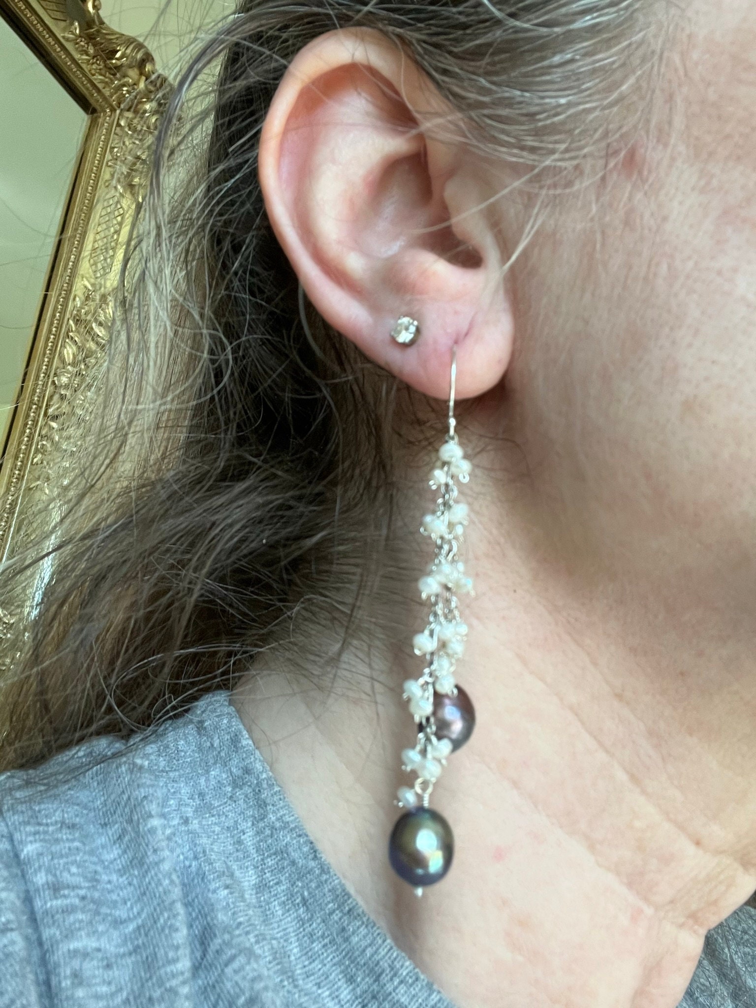 Boucles D'oreilles Pendantes - Grappe De Perles Noir Et Blanc - Bijou Fantaisie