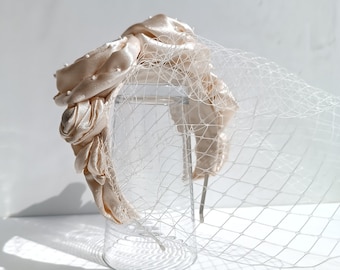 Elegant headband for weddings Creamy flower headband with veil Bridal ivory wedding accessory Fascinator with netting Creamy headpiece