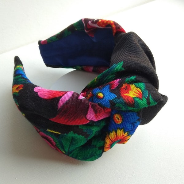 Bandeau foulard noir national ukrainien avec imprimé floral/Costume folklorique ukrainien/Cadeau mère ukrainienne/bandeau slave/Large bandeau pour femme